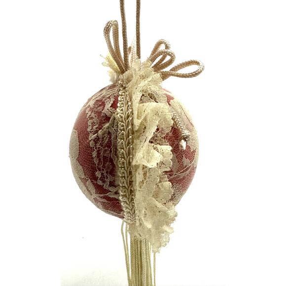 Victorian Louis Nichole 1983 CHRISTMAS BALL ORNAMENT with Beige Lace & Fringe - Picture 2 of 8